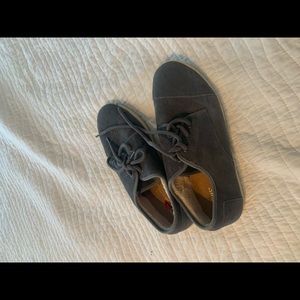 toms sneakers